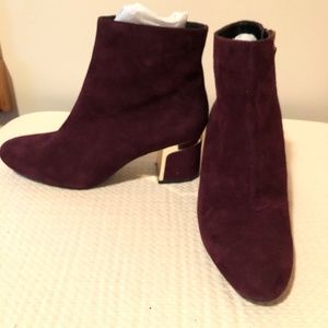 DKNY PURPLE SUEDE ANKLE BOOTIES SZ 9